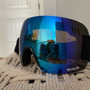 Vonzipper ski goggles